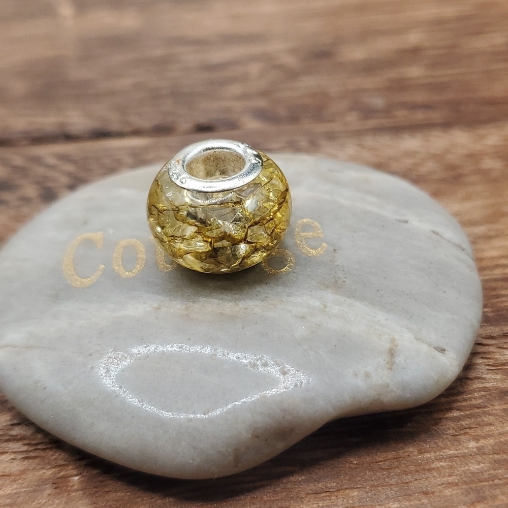 Rutilated gold veined quartz charm sterling silver 925‎